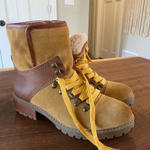 New Frye Women’s Boots Sz. 9